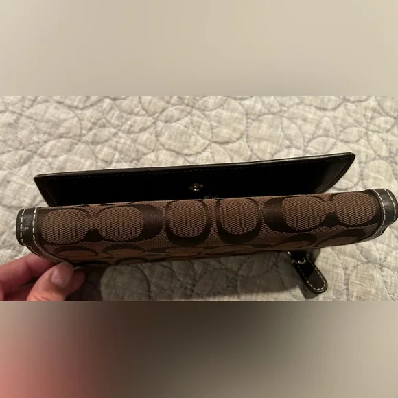 Coach Brown Logo Tri-fold wallet Used - Picture 6 of 10